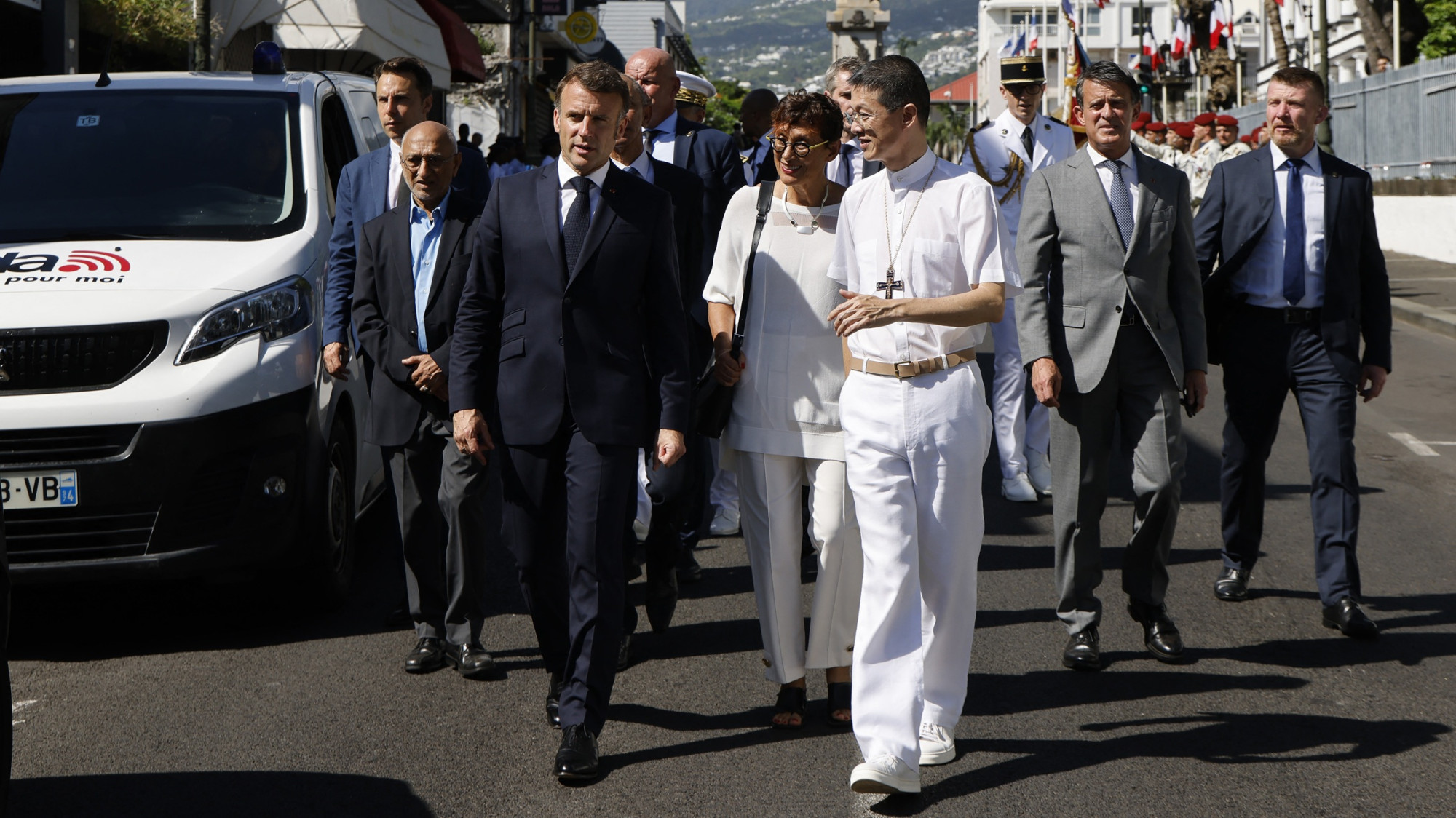 Emmanuel Macron à La Réunion pour faire le point sur le chikungunya et les dégâts du cyclone Garance