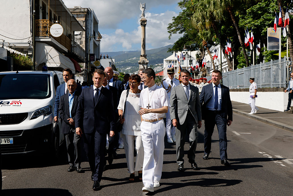 Emmanuel Macron à La Réunion pour faire le point sur le chikungunya et les dégâts du cyclone Garance