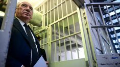 Les attaques contre les prisons montrent que les mesures carcérales « plus sévères » touchent juste, déclare François Bayrou
