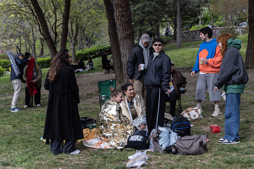 Turquie : un puissant séisme a secoué Istanbul, avec une dizaine de répliques