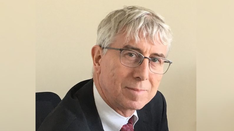 Droits de douanes : « Dans le contexte de temporisation de la Maison-Blanche, l'Europe n'a pas intérêt à céder quoi que ce soit à l’Amérique », analyse François Ecalle