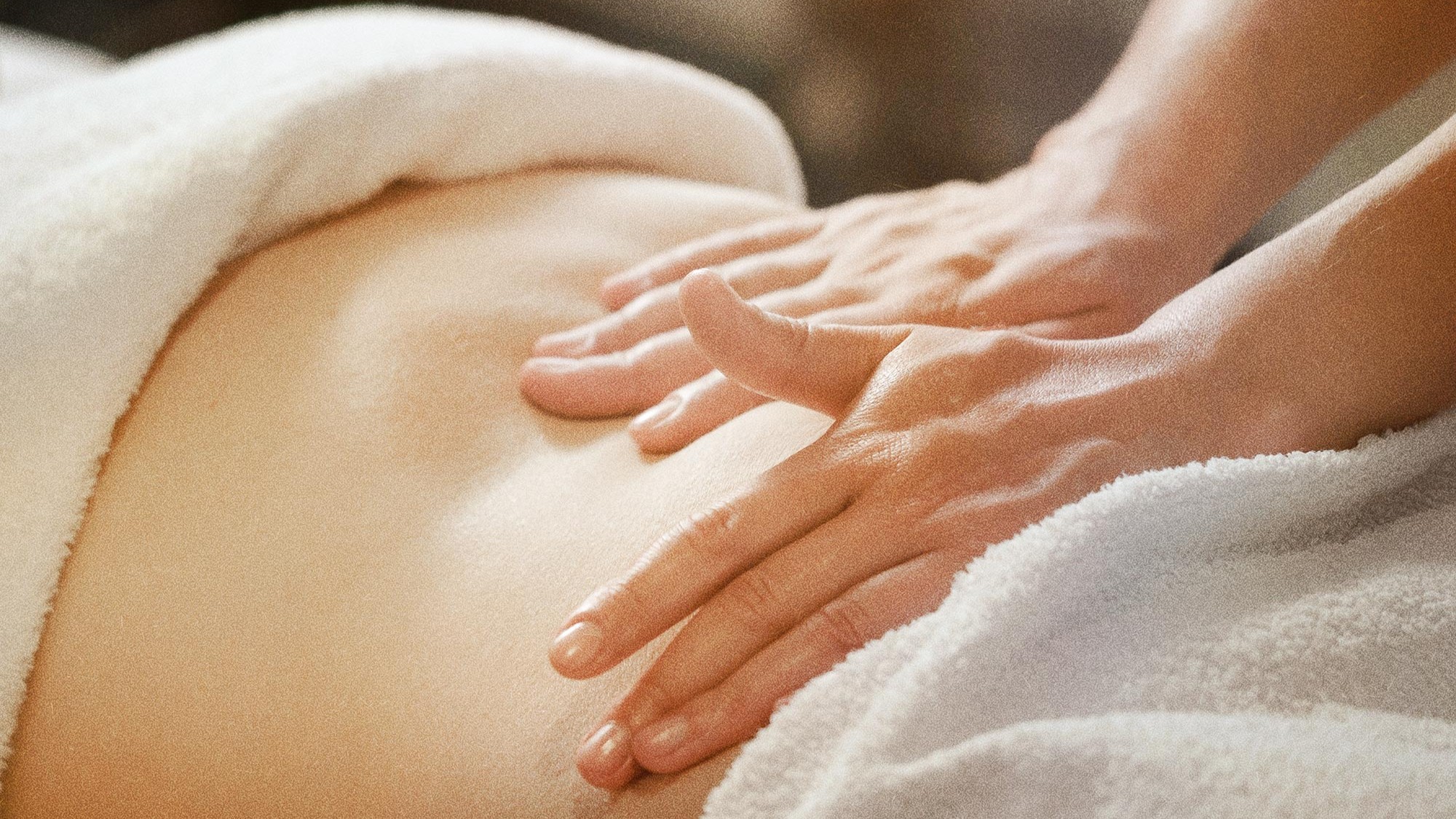 Le massage abdominal peut soulager la constipation
