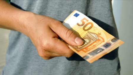 Votre paiement pourrait être refusé : de nombreux billets de 50 euros bientôt retirés de la circulation en Espagne