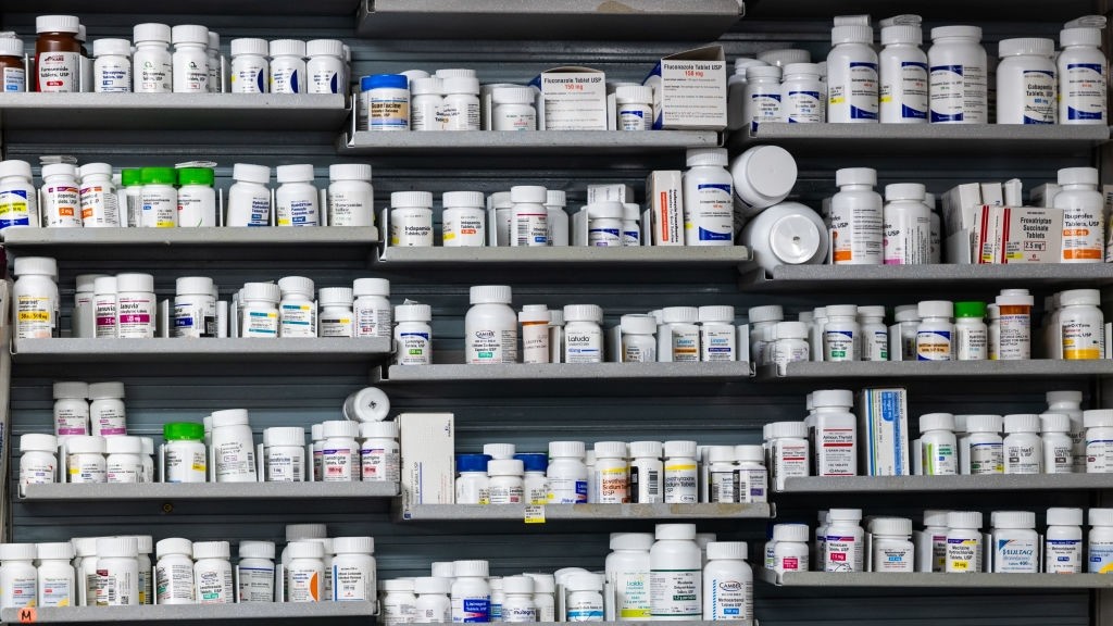 Donald Trump annonce un décret visant à réduire le prix des médicaments sur ordonnance