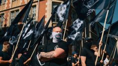 Paris : un millier de militants d’ultradroite venus de toute l’Europe ont défilé dans les rues