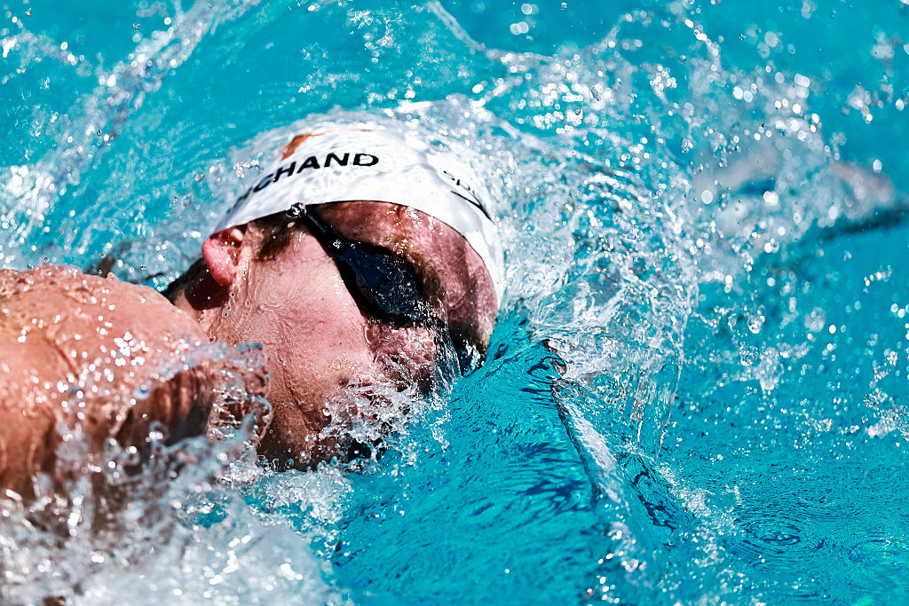 En reprise, Marchand battu sur 400 m 4 nages, en souffrance sur 200 m nage libre