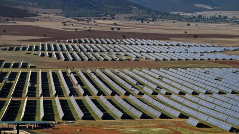 Les panneaux photovoltaïques augmentent la température de plusieurs degrés, et encore plus dans les villes, selon une étude