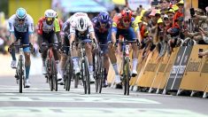 Tour de France : Tim Merlier s’impose dans à Dunkerque, dans une course chaotique