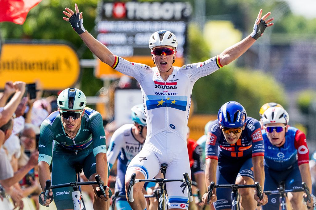 Tour de France : Tim Merlier décroché sa deuxième victoire au sprint  devant Van der Poel